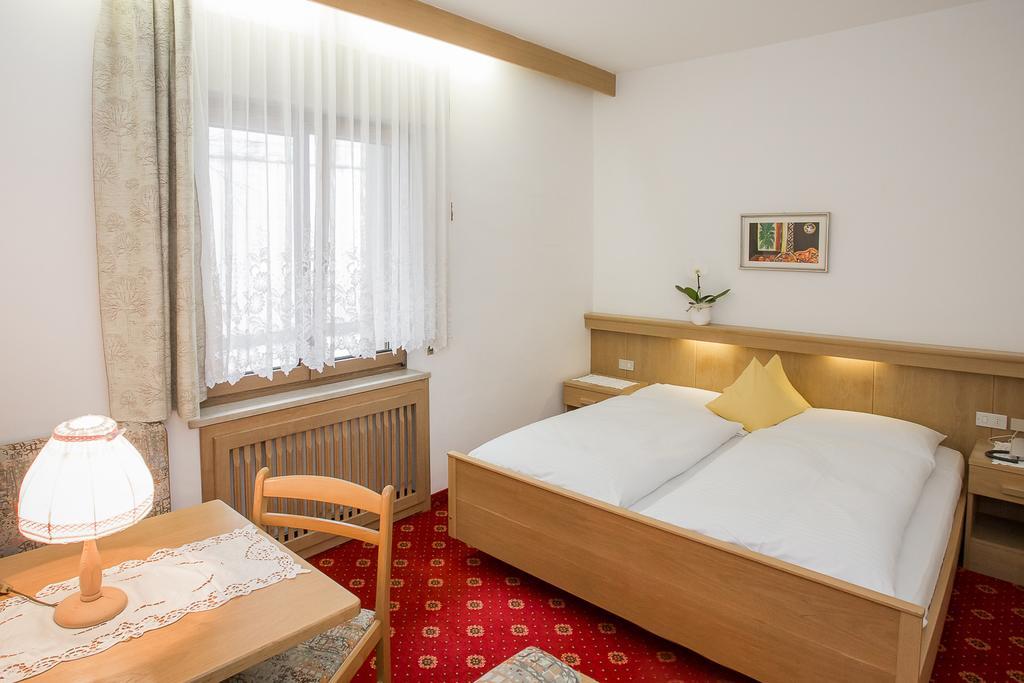 Hotel Alexandres Appiano Sulla Strada Del Vino Kültér fotó